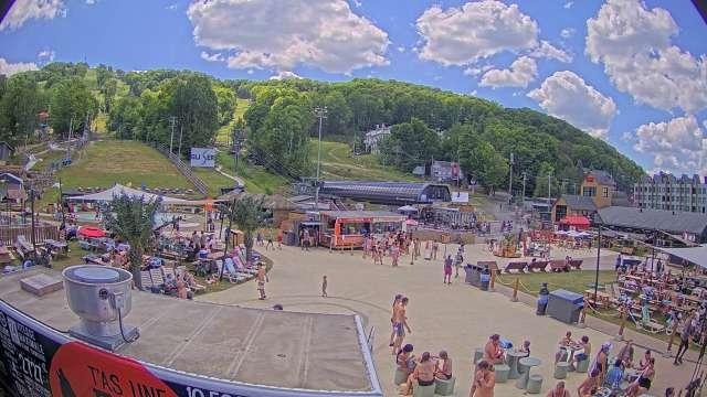 Webcam Bromont: Lift Express du Village