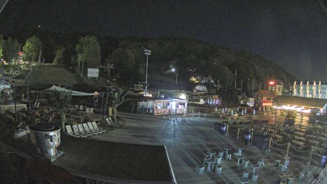 Webcam Bromont: Lift Express du Village