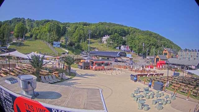 Webcam Bromont: Lift Express du Village