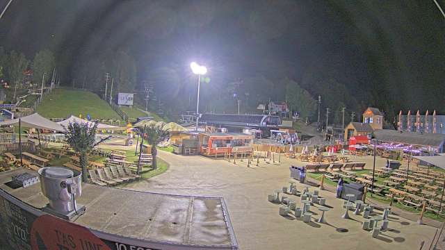 Webcam Bromont: Lift Express du Village