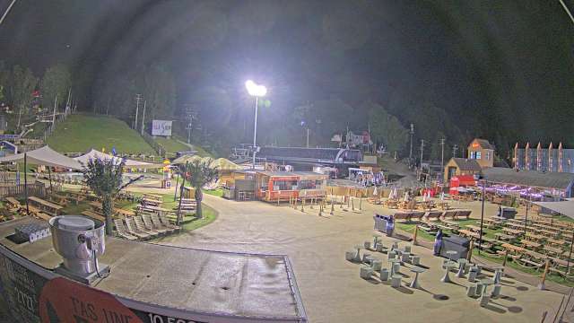Webcam Bromont: Lift Express du Village