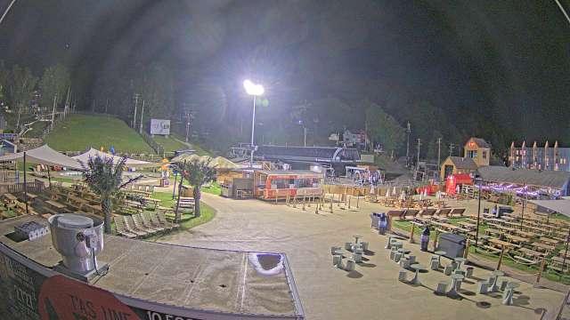 Webcam Bromont: Lift Express du Village