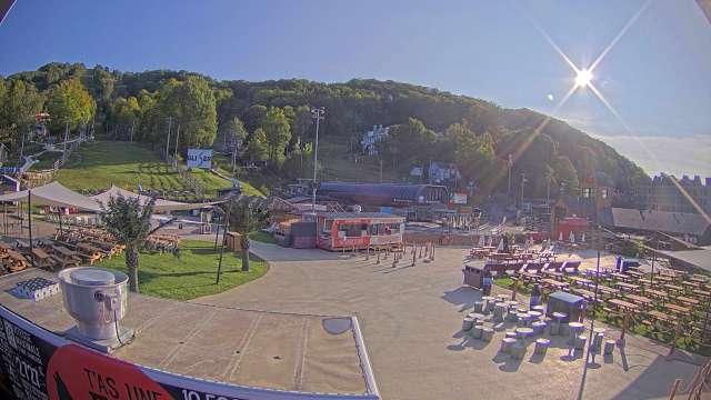 Webcam Bromont: Lift Express du Village