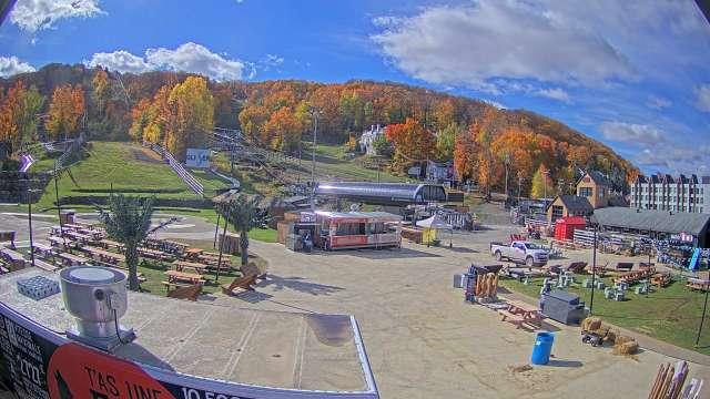 Webcam Bromont: Lift Express du Village