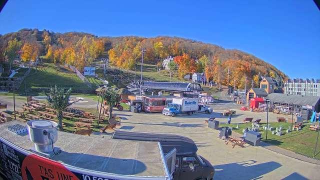 Webcam Bromont: Lift Express du Village
