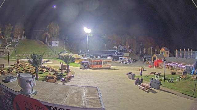 Webcam Bromont: Lift Express du Village