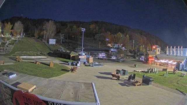 Webcam Bromont: Lift Express du Village