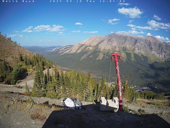 Webcam Castle Mountain: North Road