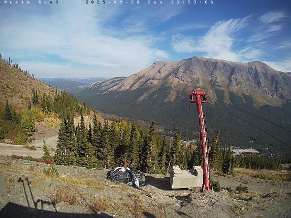 Webcam Castle Mountain: North Road