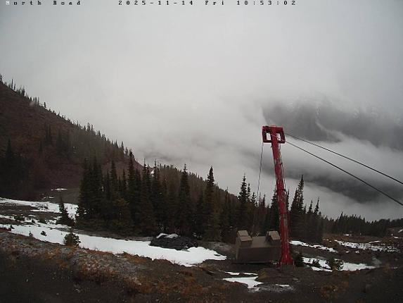 Webcam Castle Mountain: North Road