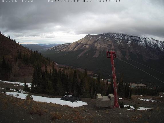 Webcam Castle Mountain: North Road