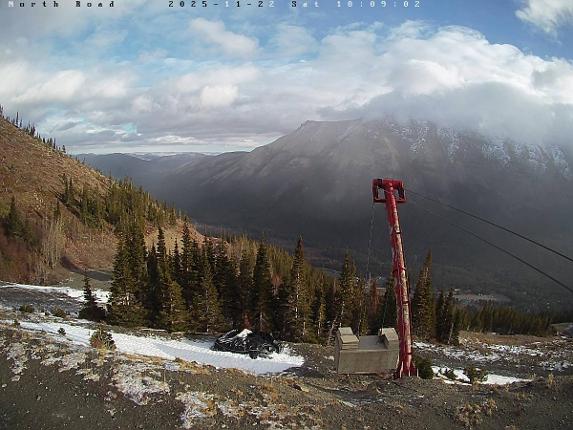 Webcam Castle Mountain: North Road
