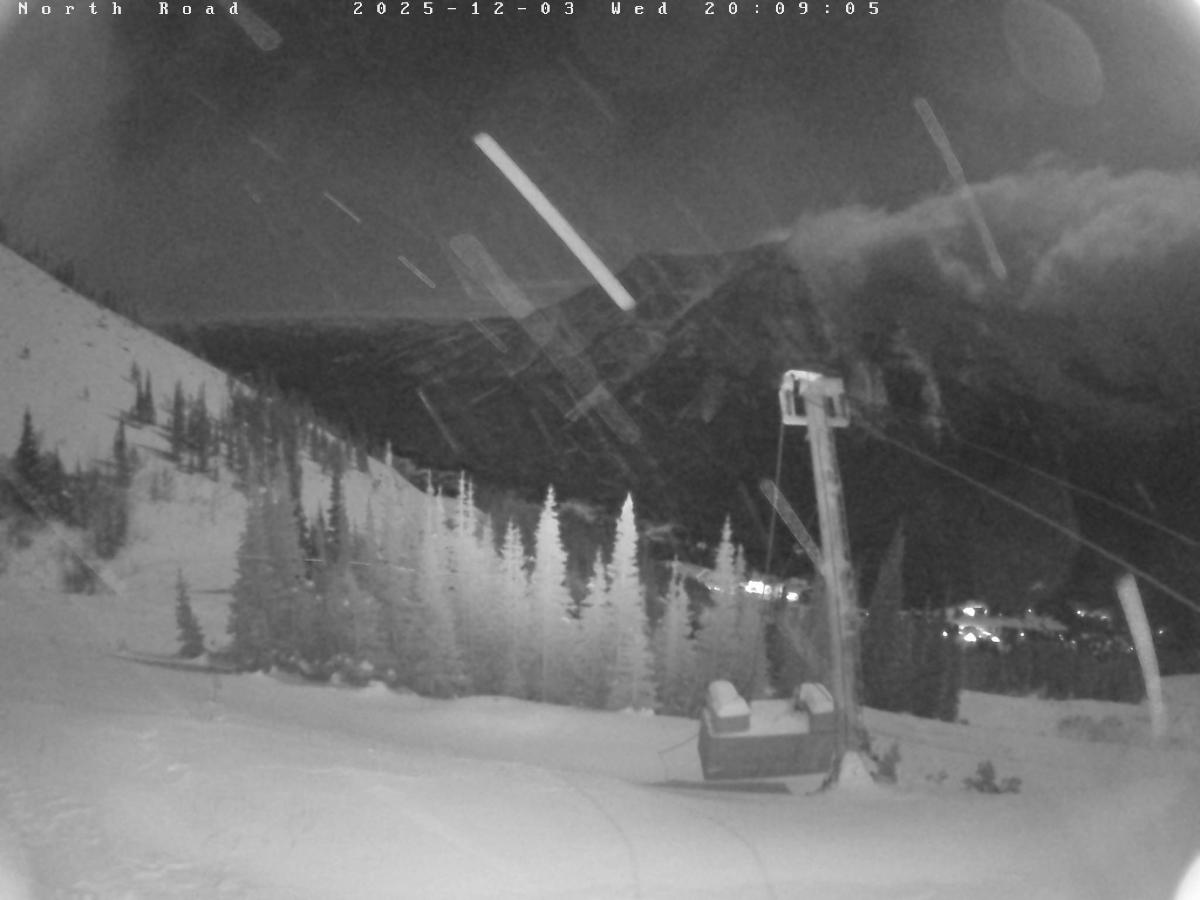 Webcam Castle Mountain: North Road