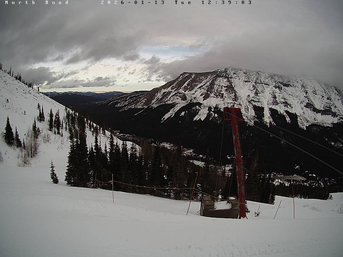 Webcam Castle Mountain: North Road
