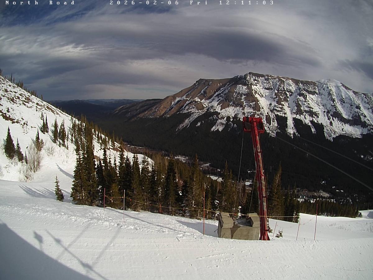 Webcam Castle Mountain: North Road