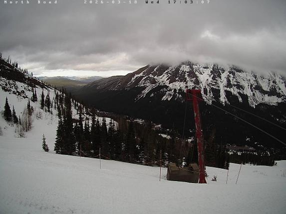 Webcam Castle Mountain: North Road