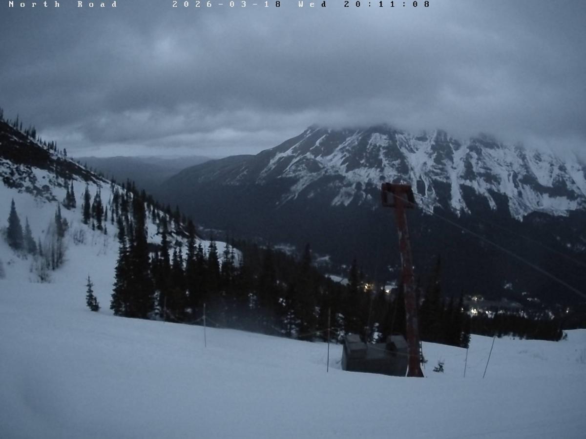 Webcam Castle Mountain: North Road