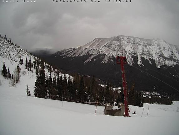 Webcam Castle Mountain: North Road