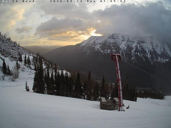 Webcam Castle Mountain: North Road