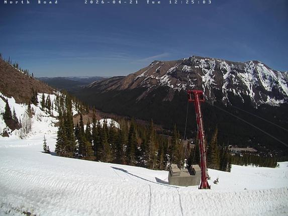 Webcam Castle Mountain: North Road