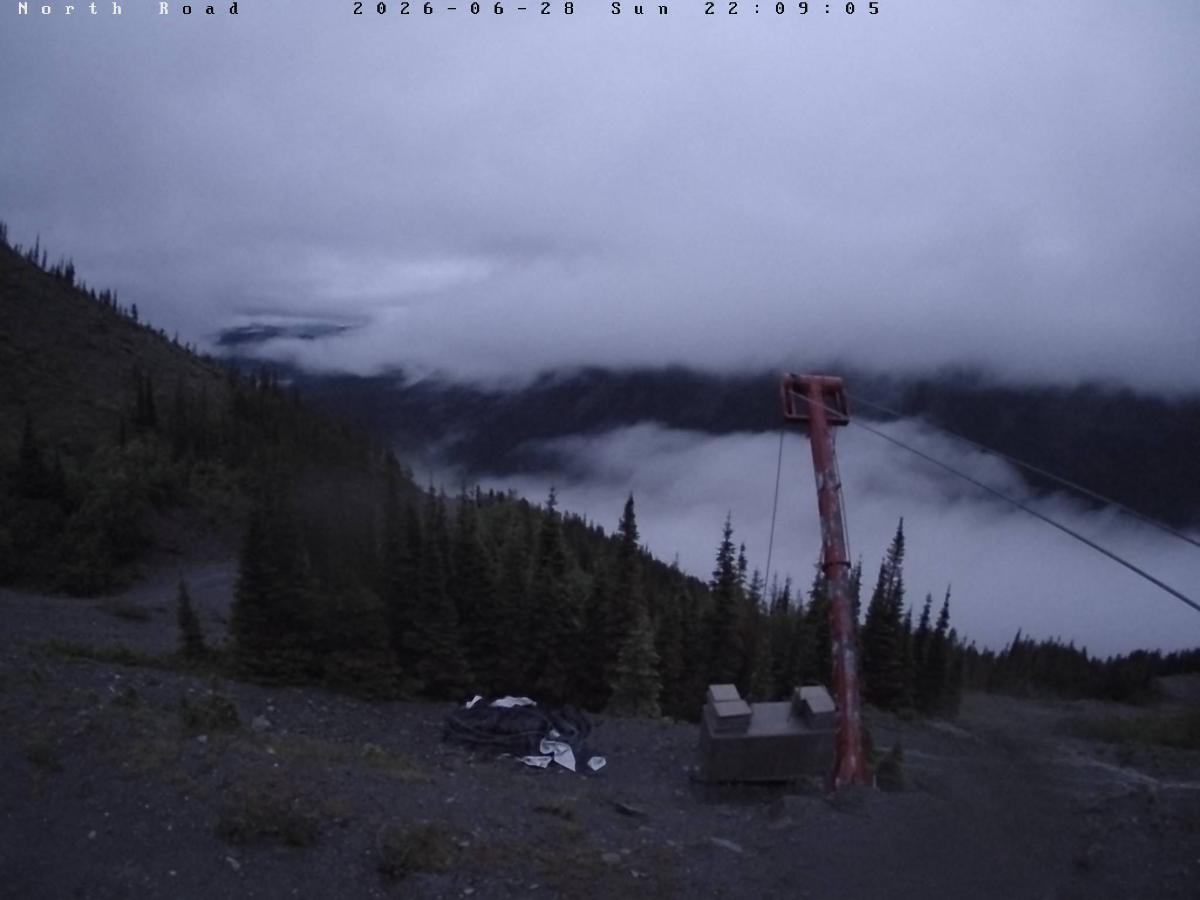 Webcam Castle Mountain: North Road
