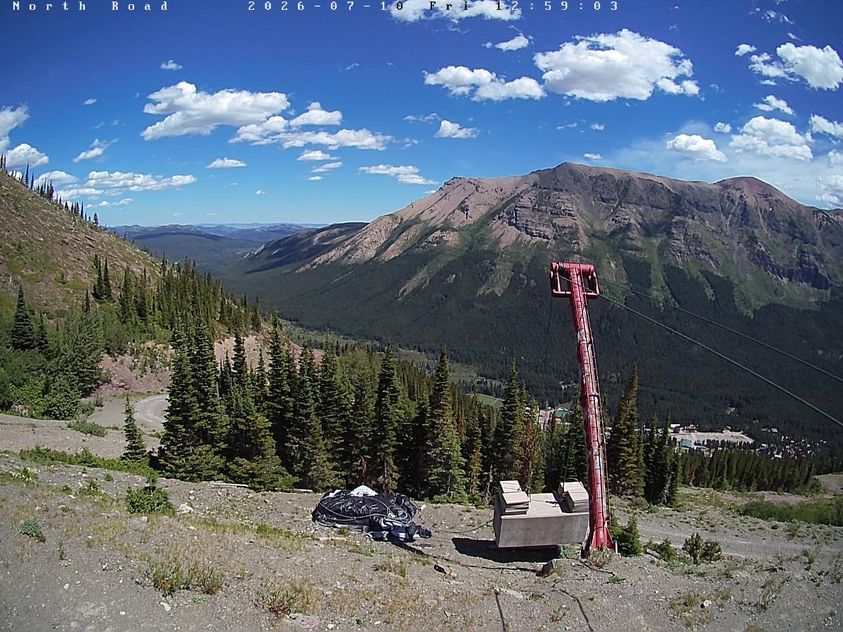Webcam Castle Mountain: North Road