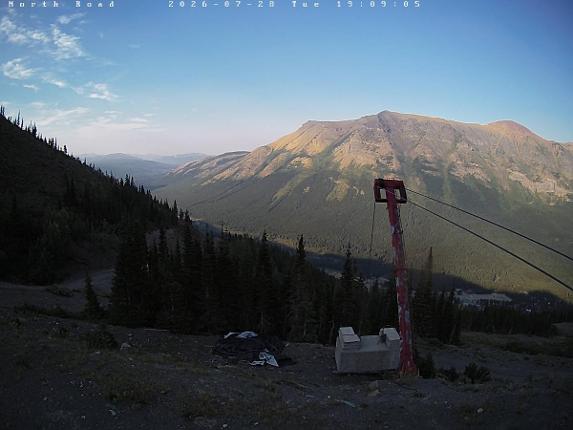 Webcam Castle Mountain: North Road