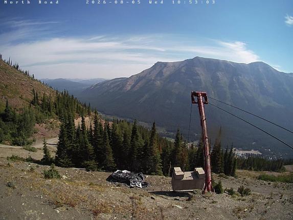 Webcam Castle Mountain: North Road