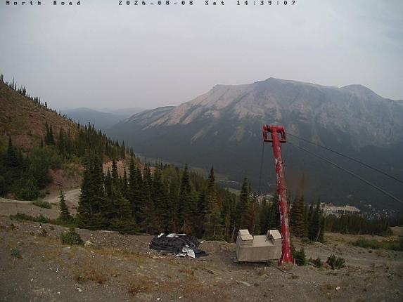 Webcam Castle Mountain: North Road