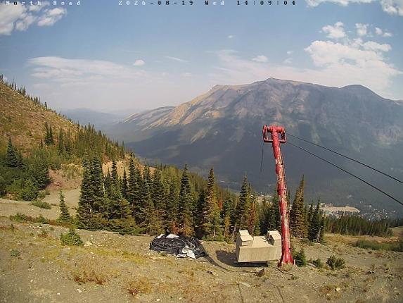 Webcam Castle Mountain: North Road
