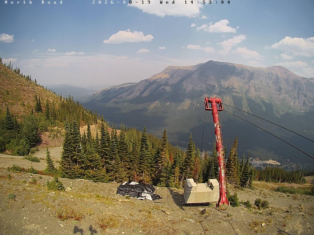 Webcam Castle Mountain: North Road