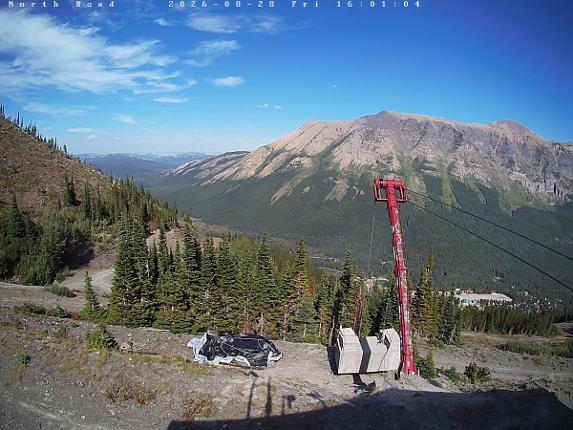 Webcam Castle Mountain: North Road