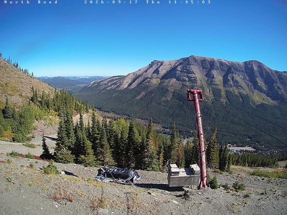 Webcam Castle Mountain: North Road