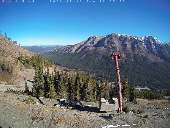 Webcam Castle Mountain: North Road