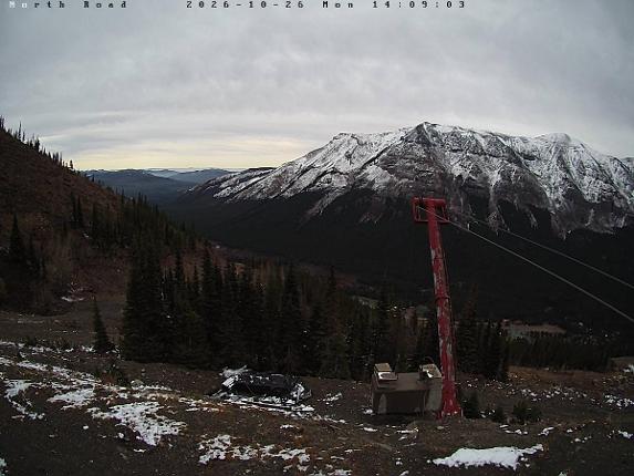 Webcam Castle Mountain: North Road