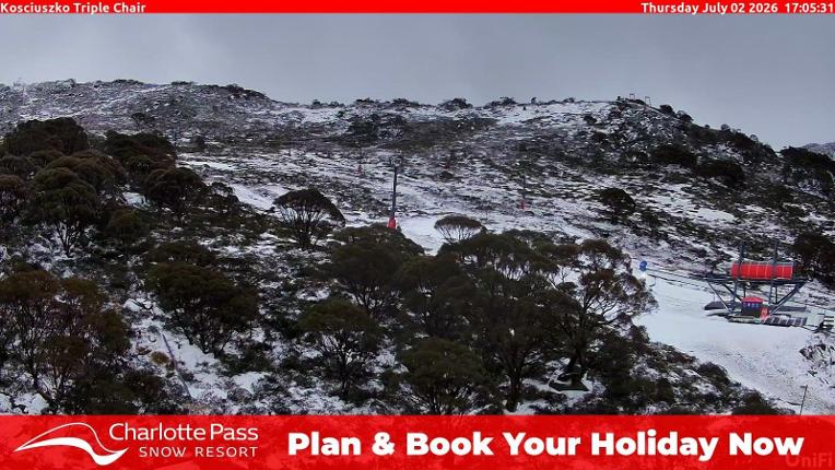 Webcam Charlotte Pass: Kosciuszko triple chair