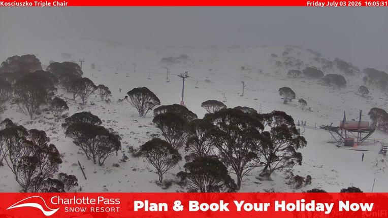 Webcam Charlotte Pass: Kosciuszko triple chair