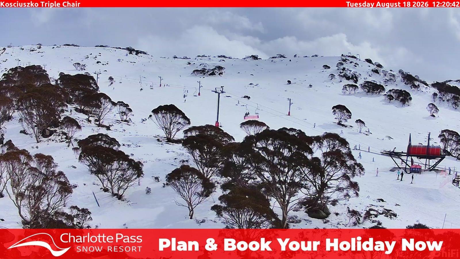 Webcam Charlotte Pass: Kosciuszko triple chair