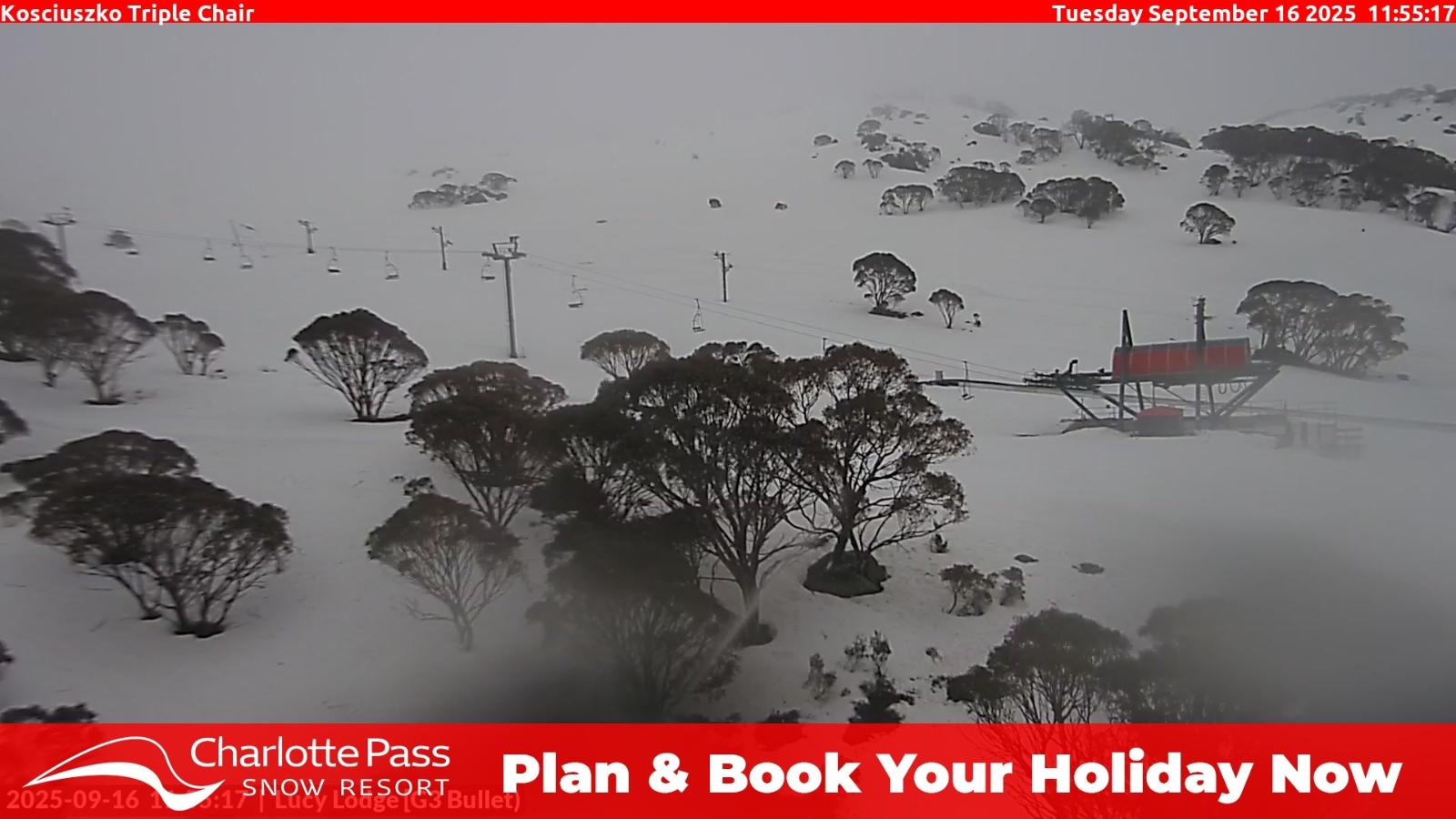 Webcam Charlotte Pass: Kosciuszko triple chair