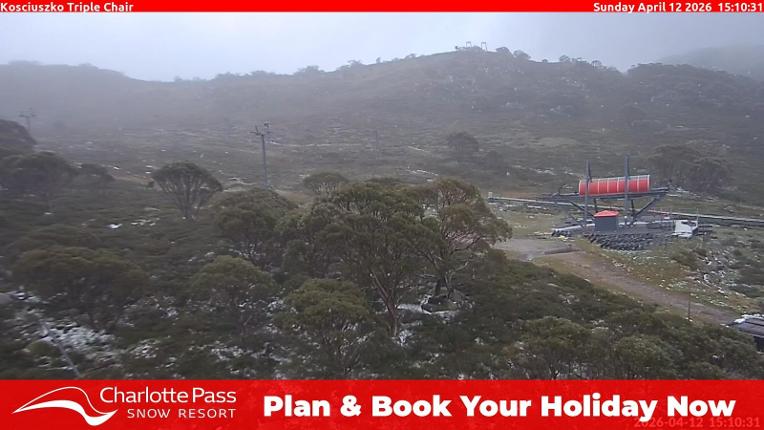 Webcam Charlotte Pass: Kosciuszko triple chair