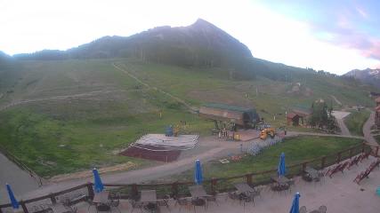 Crested Butte: Base area (skicb.com)