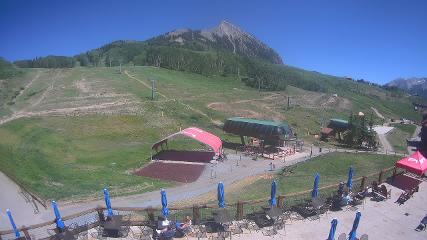 Crested Butte: Base area (skicb.com)