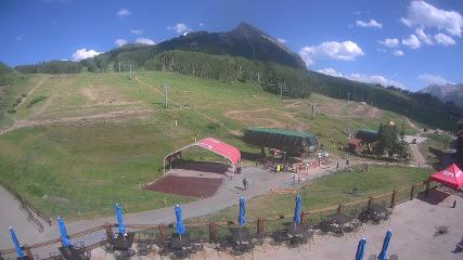 Crested Butte: Base area (skicb.com)