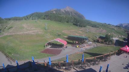 Crested Butte: Base area (skicb.com)