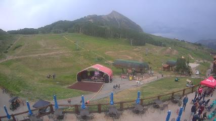 Crested Butte: Base area (skicb.com)