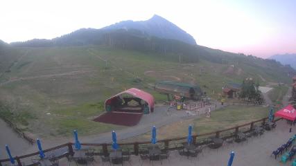 Crested Butte: Base area (skicb.com)