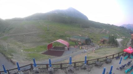 Crested Butte: Base area (skicb.com)
