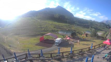 Crested Butte: Base area (skicb.com)