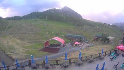 Crested Butte: Base area (skicb.com)