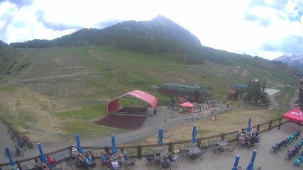 Crested Butte: Base area (skicb.com)
